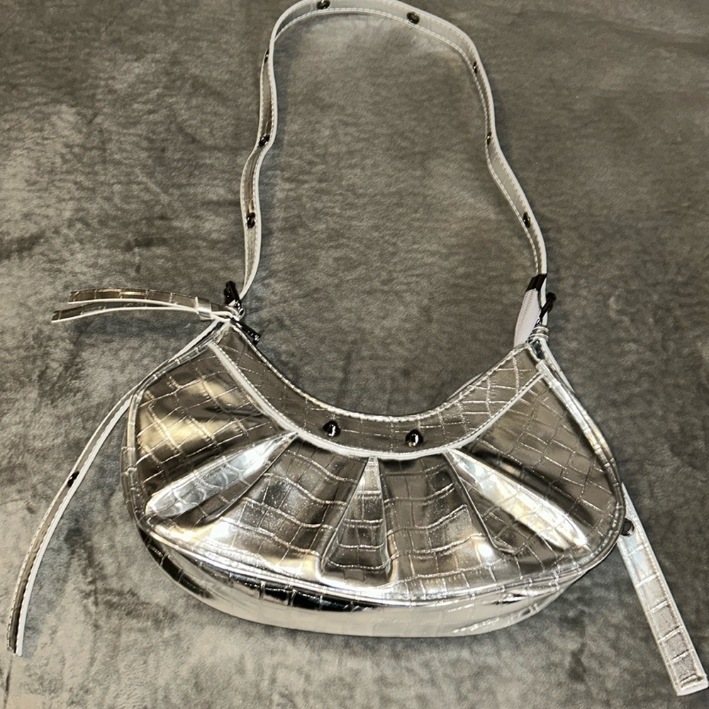 Crocodile Embossed Metallic Purse